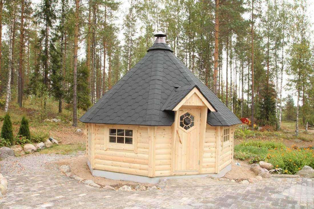 Grillkota im Wald